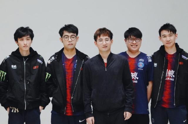 弱了湖人队 弱了湖人队