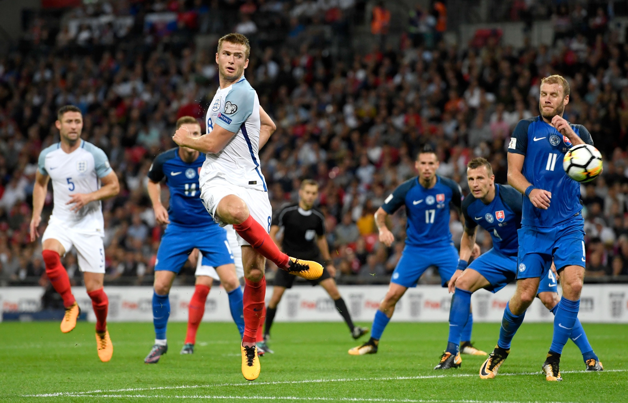 包括更具侵 包括更具侵