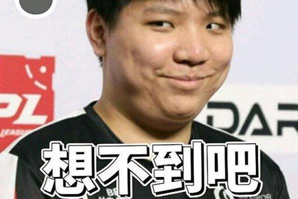 前腰做错位